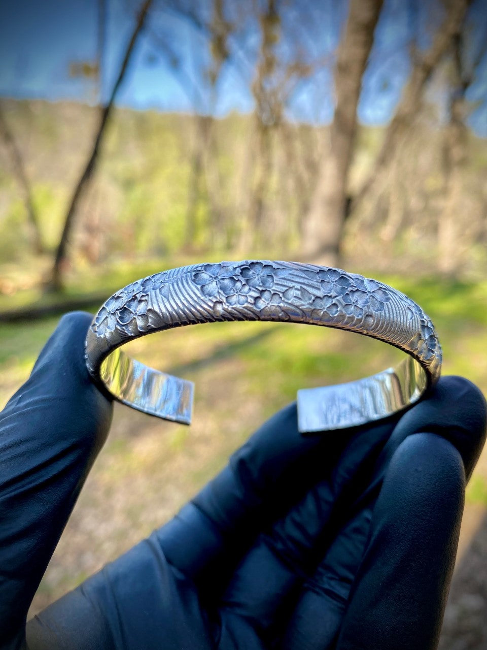 Brazalete de flor de cerezo de ley